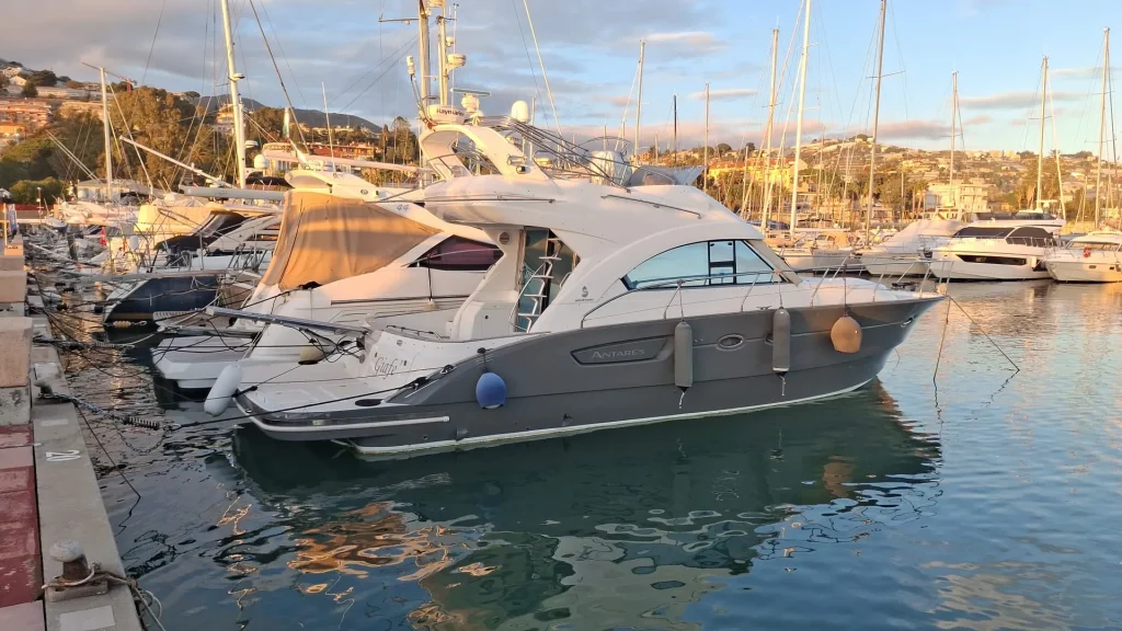Beneteau Antares